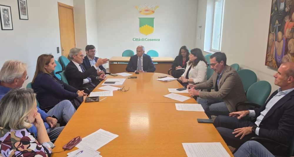 Turismo a Cosenza, al via la DMO “Cosenza Connect”: Palazzo dei Bruzi unisce istituzioni, Unical e imprese