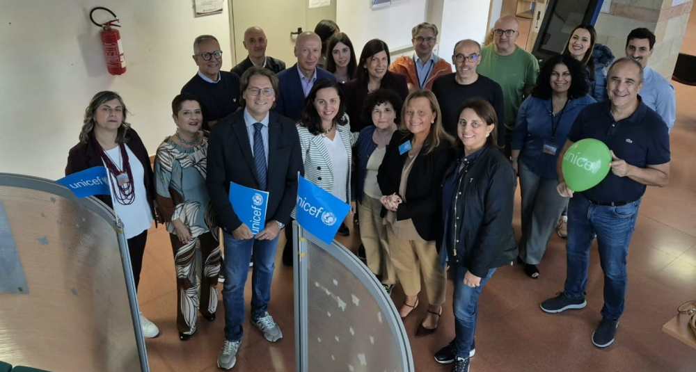 All’Agenzia delle Entrate di Cosenza nasce il ‘Baby Pit Stop Unicef’: uno spazio di accoglienza per mamme e neonati